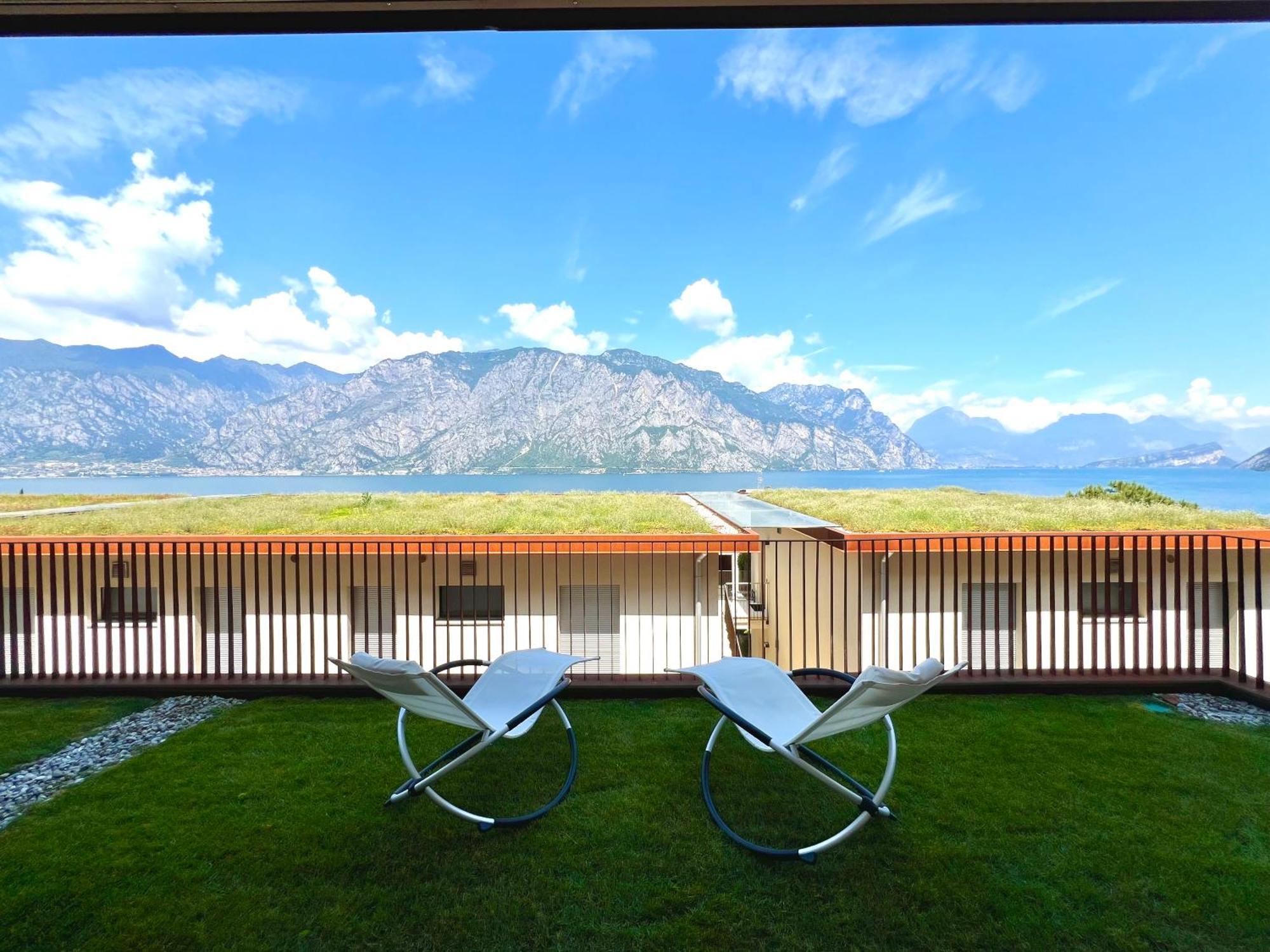 Seeblick Le Dimore Malcesine Bagian luar foto