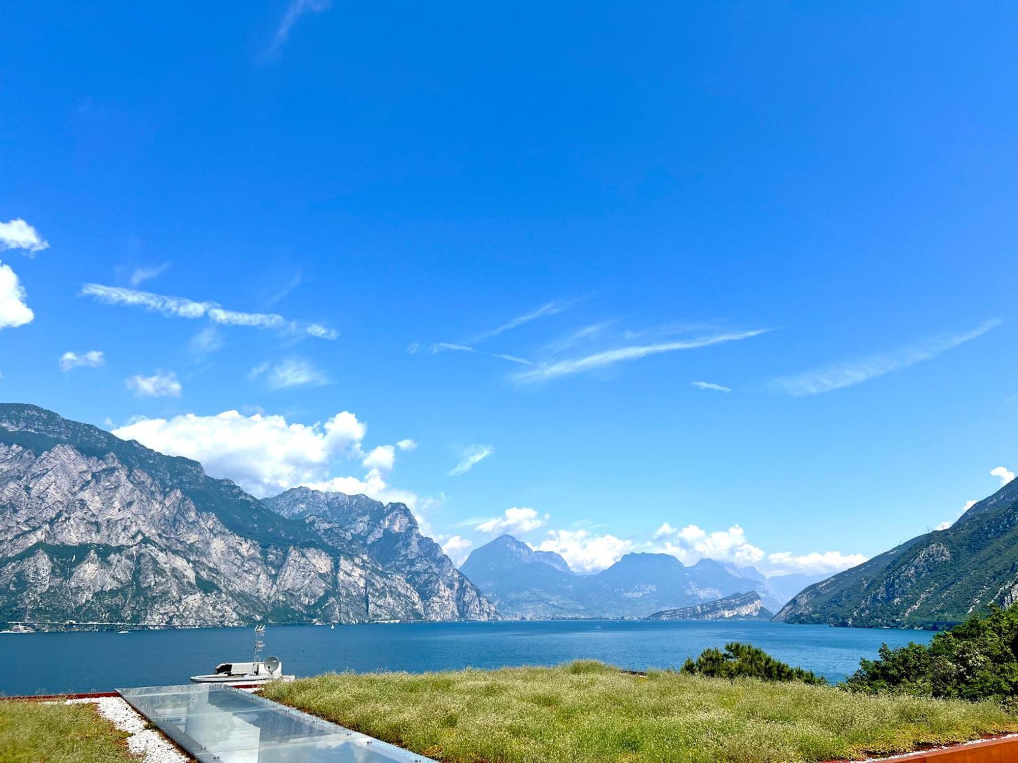 Seeblick Le Dimore Malcesine Bagian luar foto