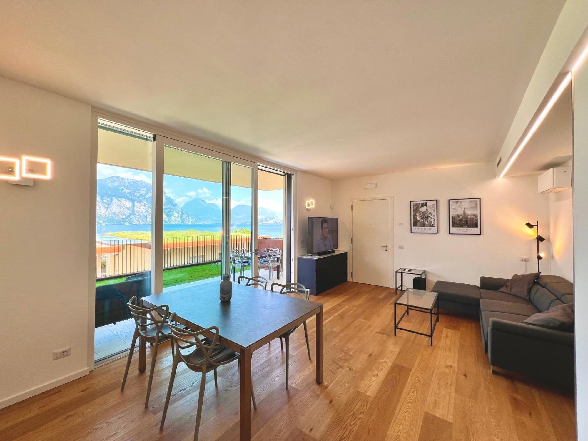 Seeblick Le Dimore Malcesine Bagian luar foto