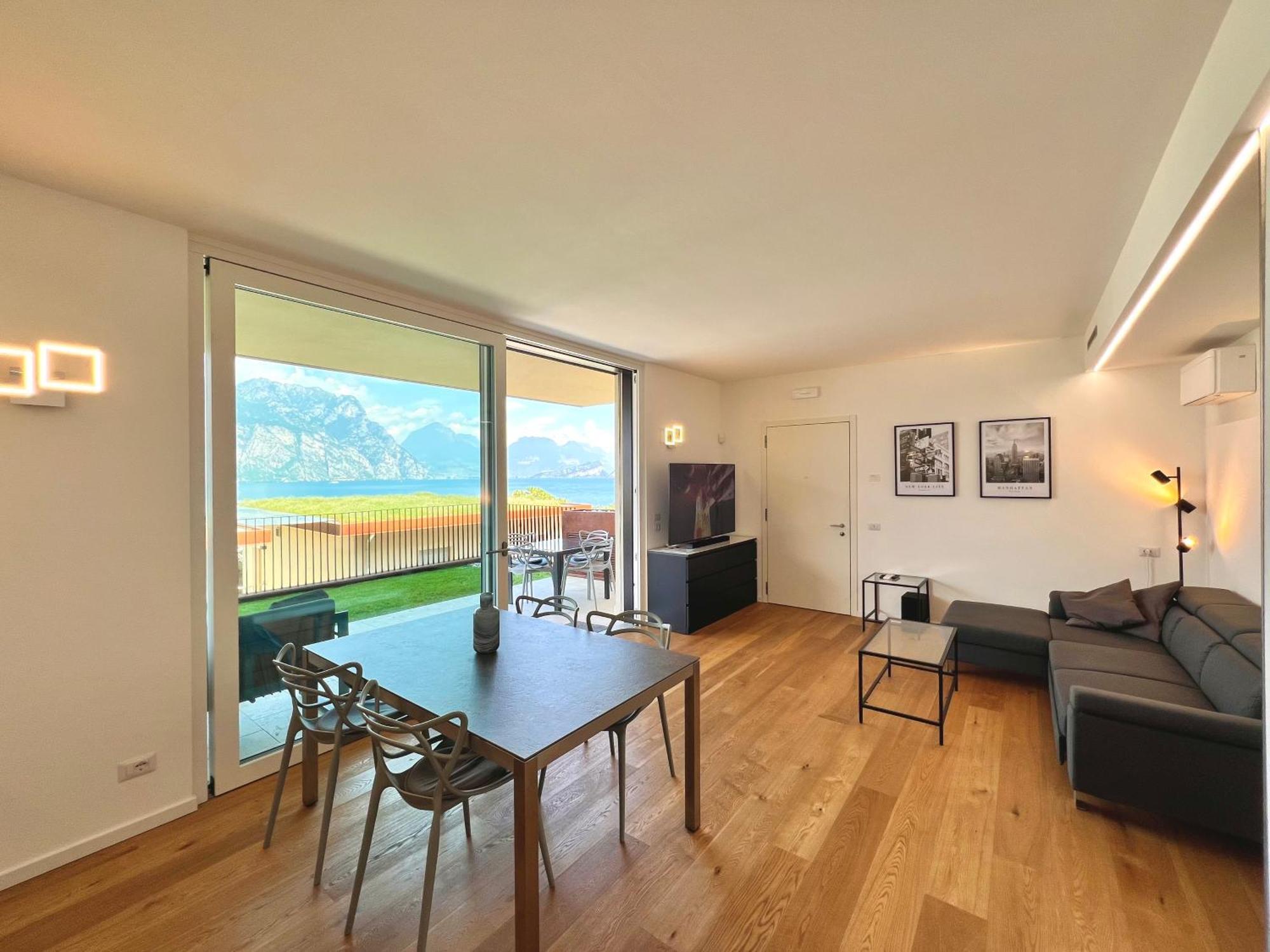 Seeblick Le Dimore Malcesine Bagian luar foto