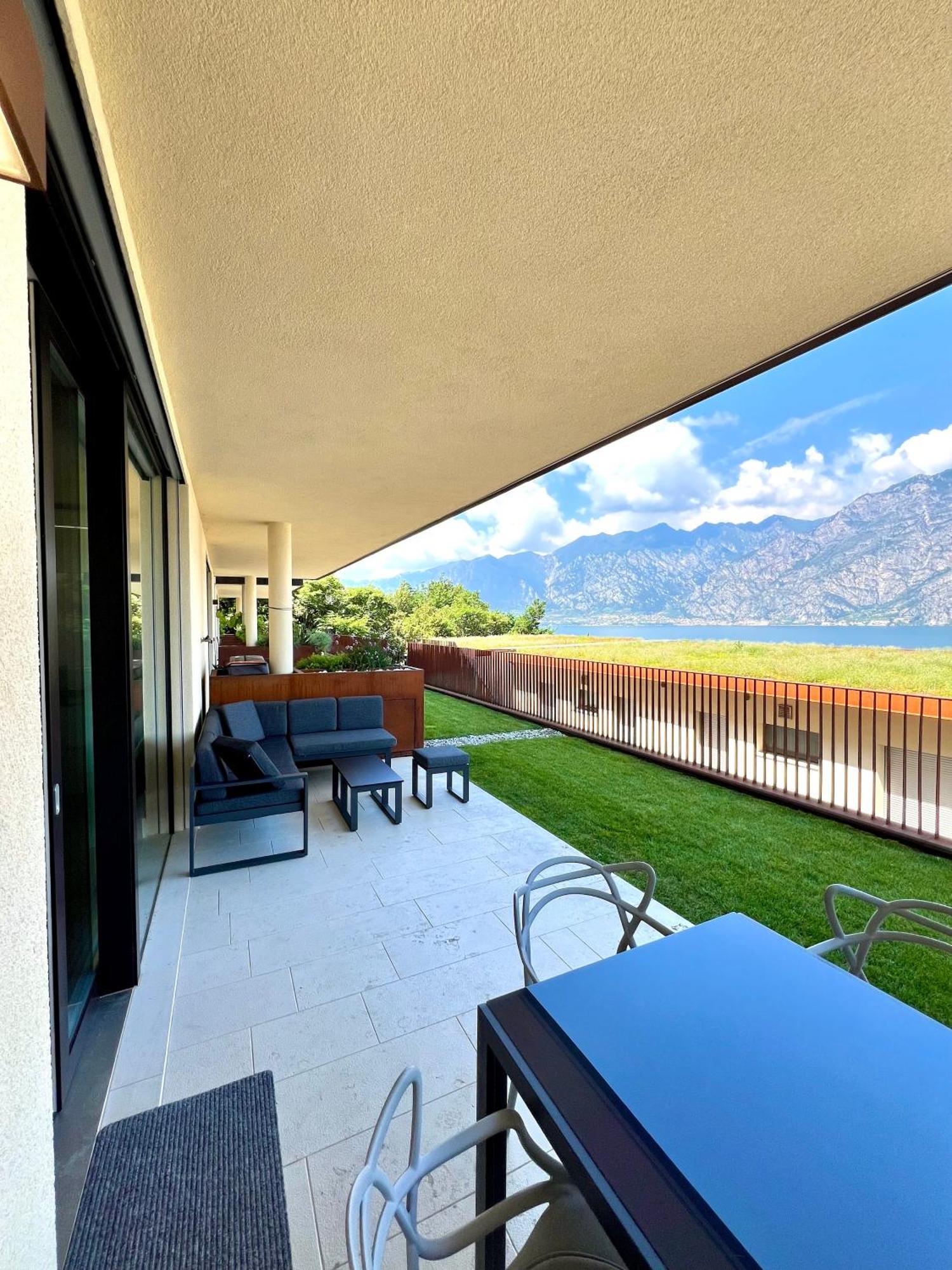 Seeblick Le Dimore Malcesine Bagian luar foto